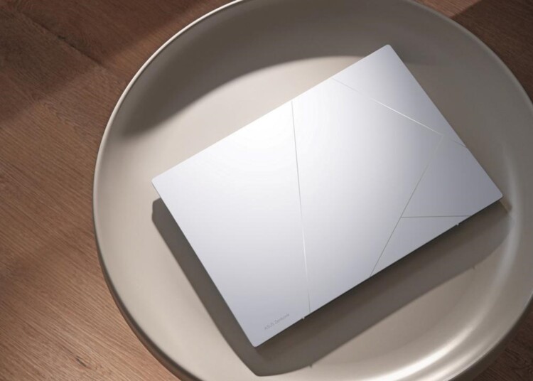 ASUS Zenbook 14 OLED UX3405, Laptop AI Terbaik dan Portable