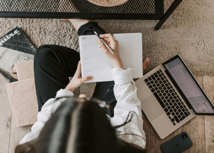 Perbedaan Copywriter dan Scriptwriter 5