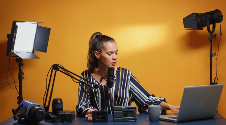 perbedaan content creator dan digital creator