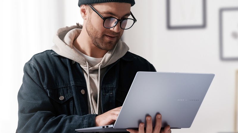 laptop tipis untuk kerja remote