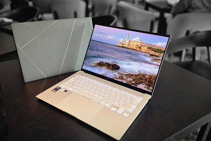 Keunggulan ASUS Zenbook S14 OLED UX5406AA 4