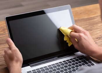 Cara Membersihkan Layar Laptop ASUS dengan Aman